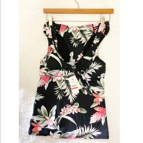 Swimsuits - Picture 2 of 4